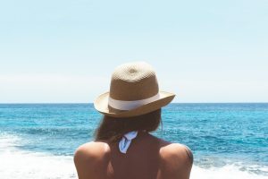 Kako da se osećate samouvereno na plaži: vodič za svaku ženu